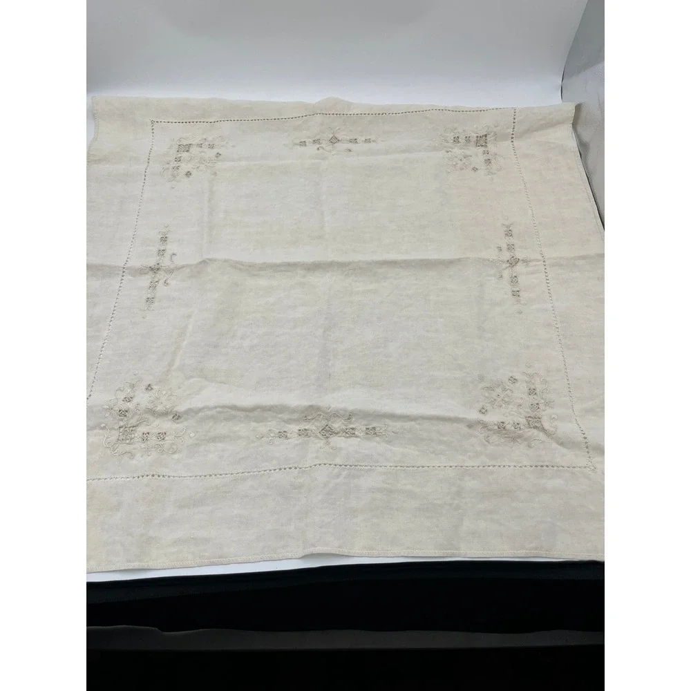 2 Table Sized Vintage‎ Linens
